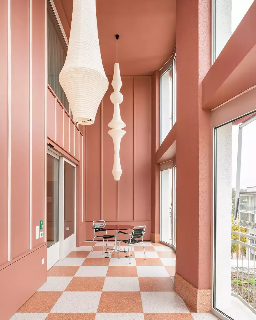 Doppelgeschossige Loggia im Wohngeschoss