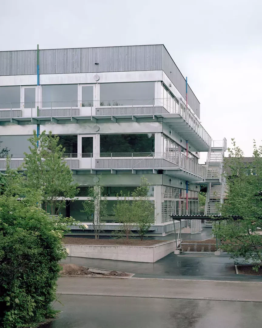 Schulgebäude Aussenansicht
