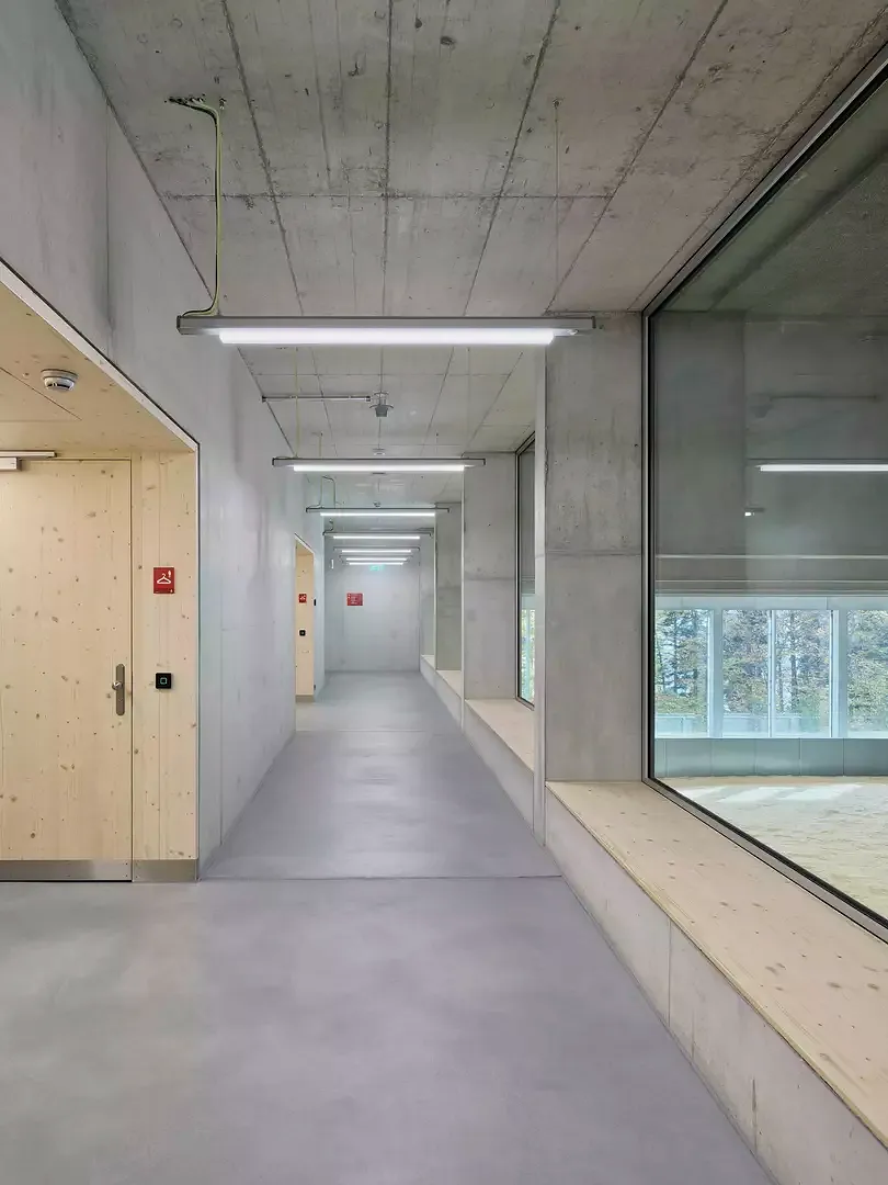 Couloir, entrée vestiaire