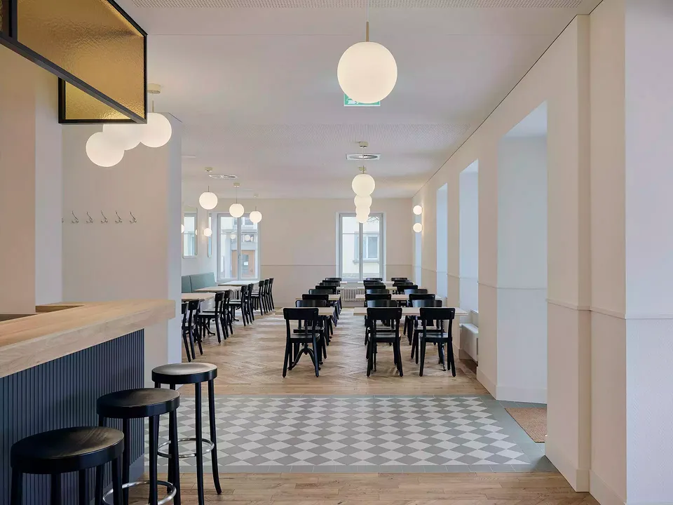 Bartresen und Restaurant