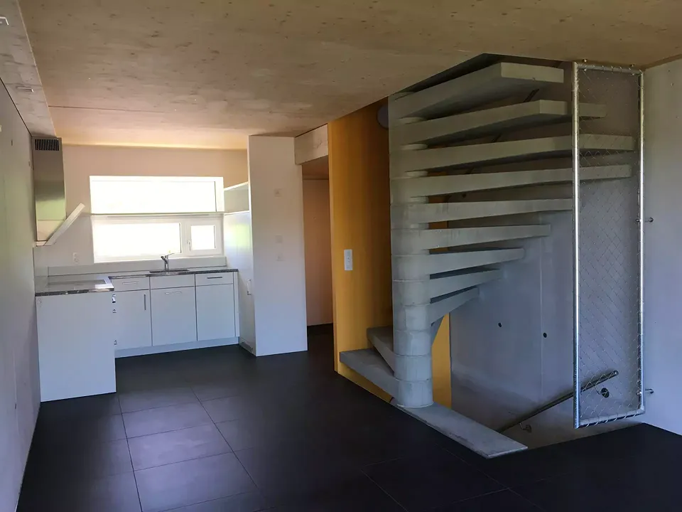 Erdgeschoss mit Küche und Treppe