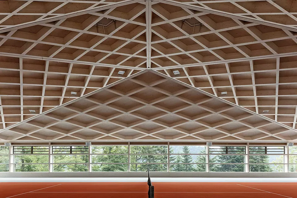 Tennishalle Fensterfront