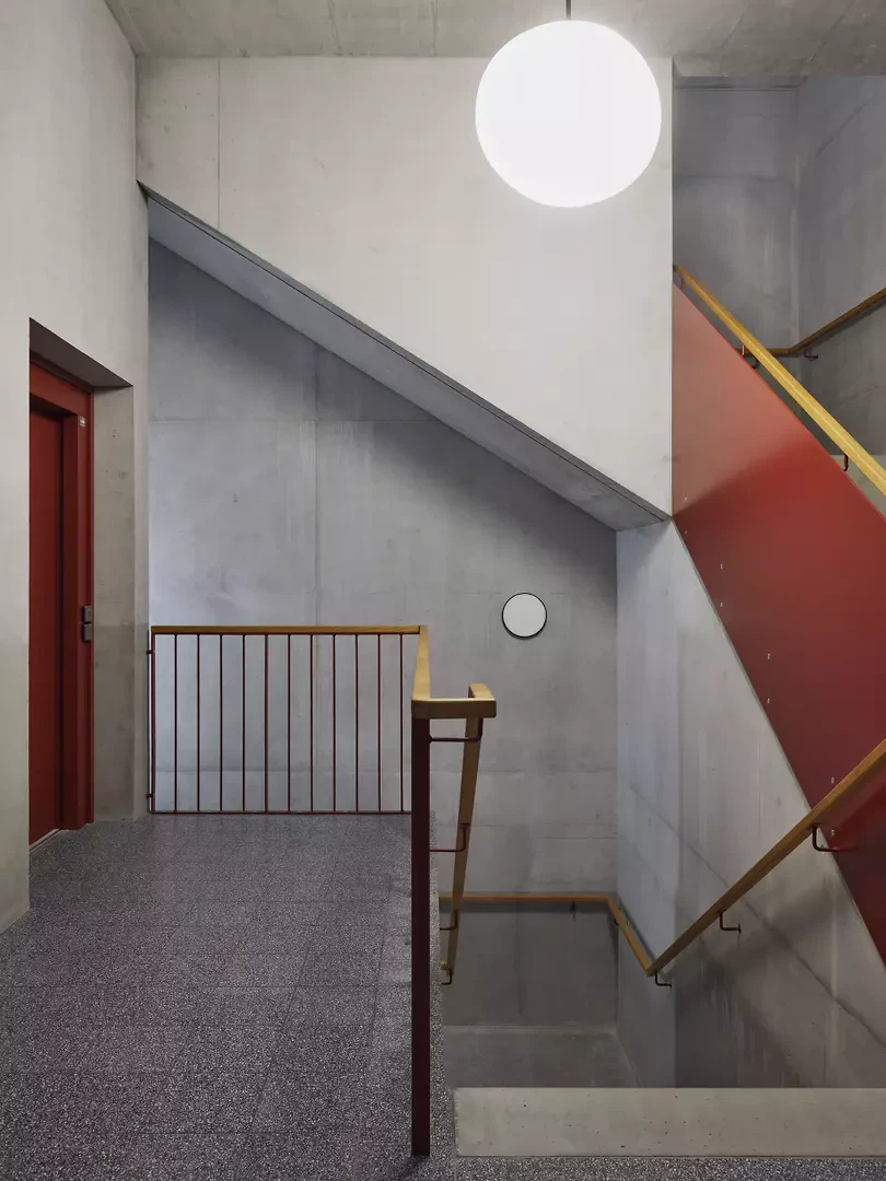 Cage d’escalier au rez-de-chaussée