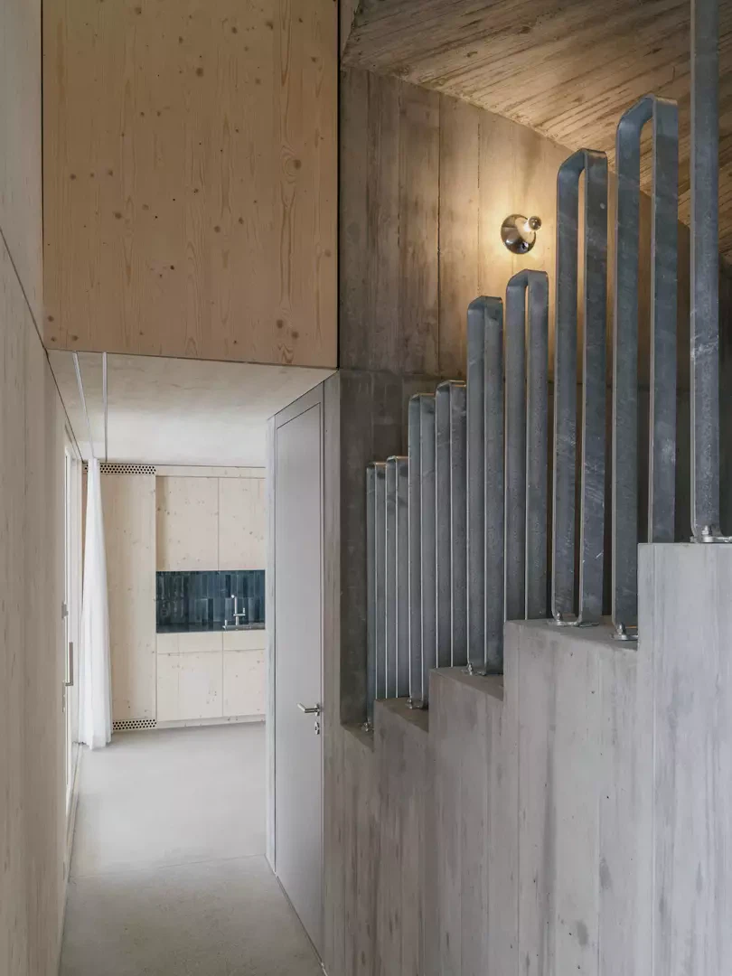 Betonkern mit Treppe