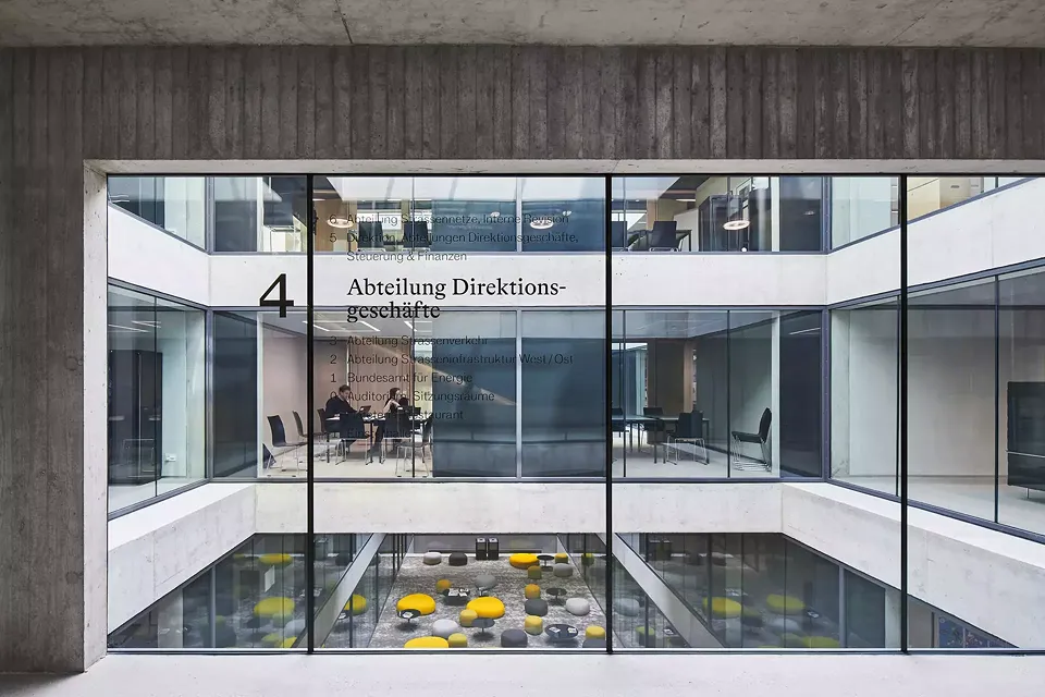 Ein- und Durchblicke im Atrium