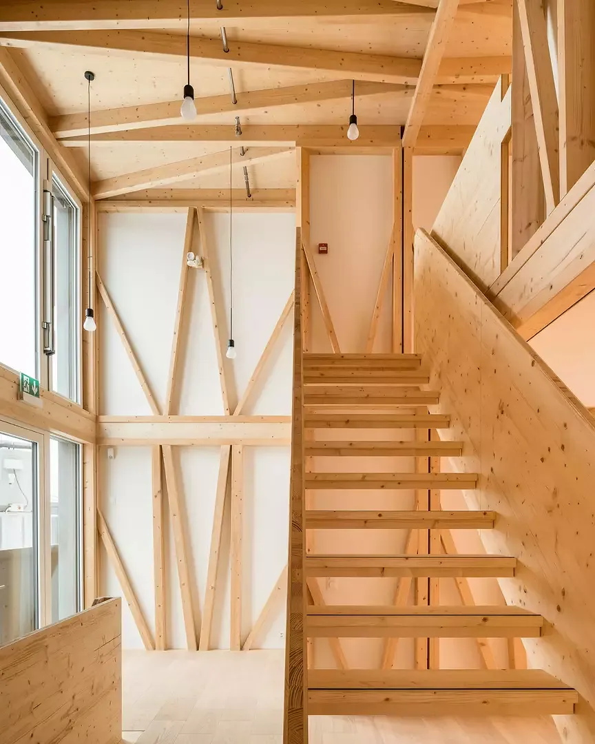 Innenansicht Atrium 1. - 2. Obergeschoss