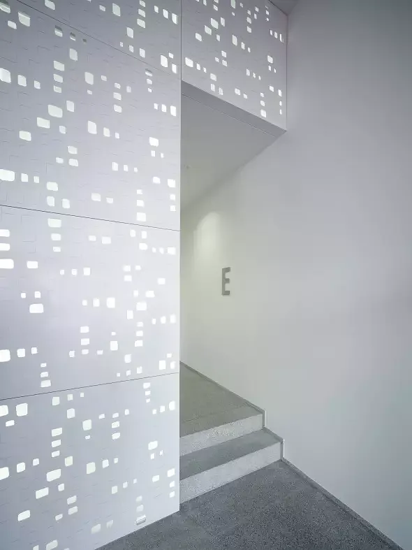 Lichtinstallation im Eingangsbereich