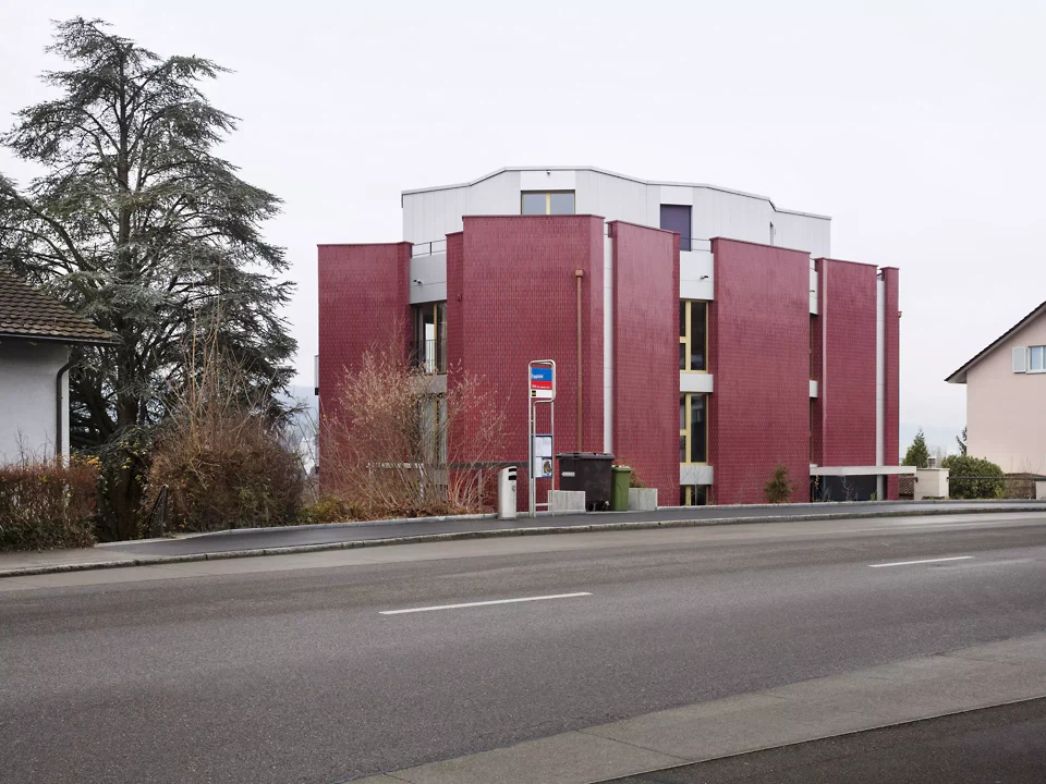 Nouvelle construction en bordure de route