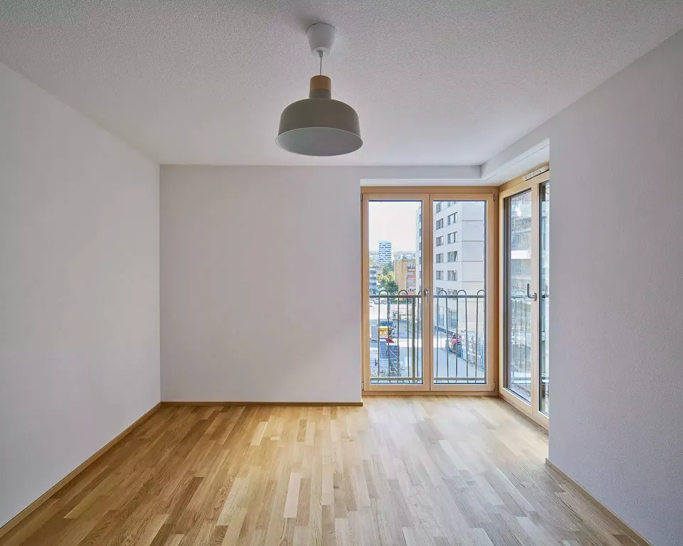 Chambre avec fenêtre d'angle (Cité Derrière)