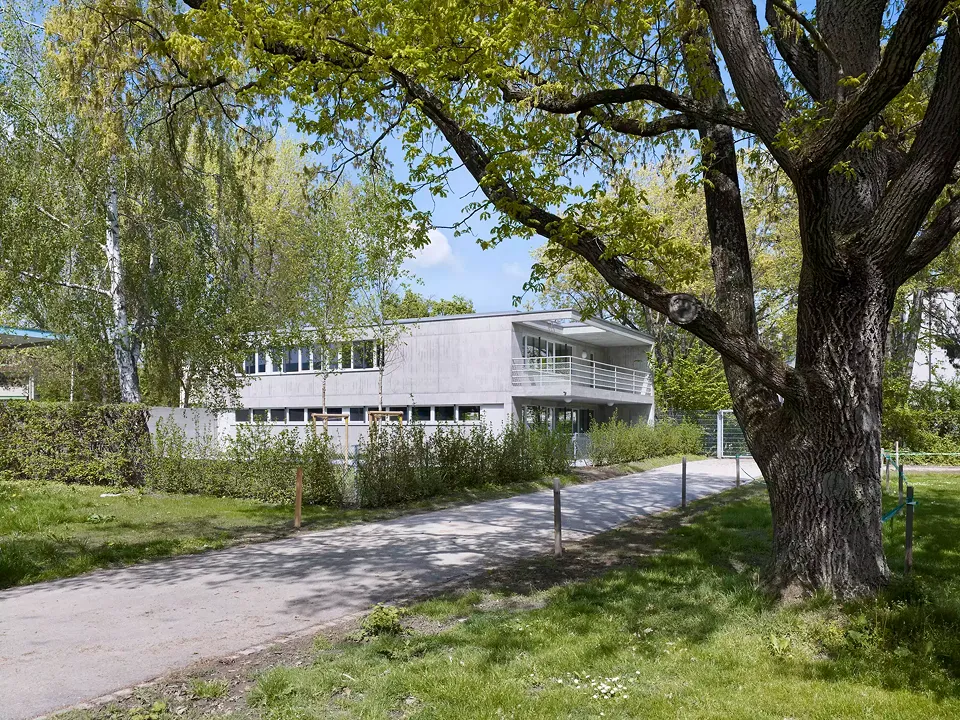 Eingebettet im Grünen