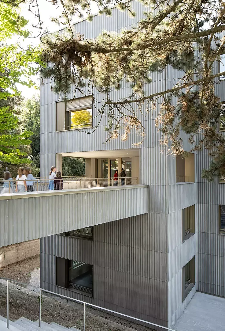 Passerelle - entrée secondaire