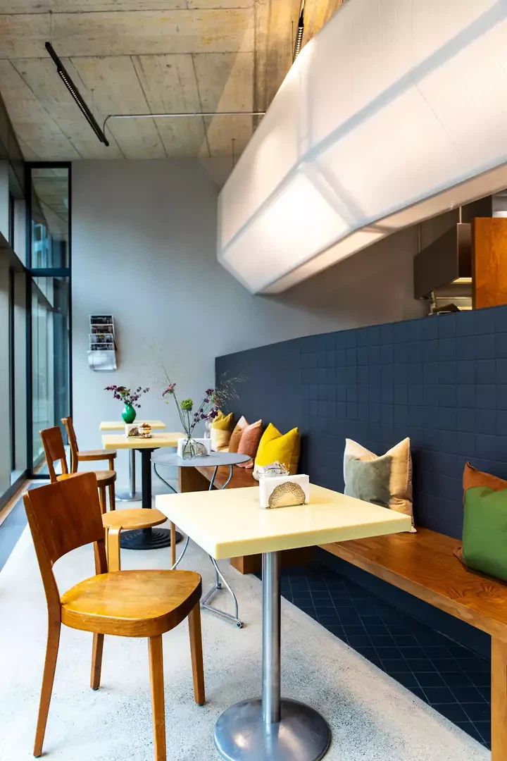 Babu’s Counter Binz, Zurich