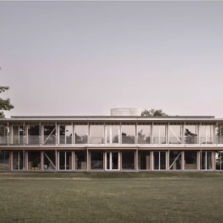 Surélévation du pavillon temporaire