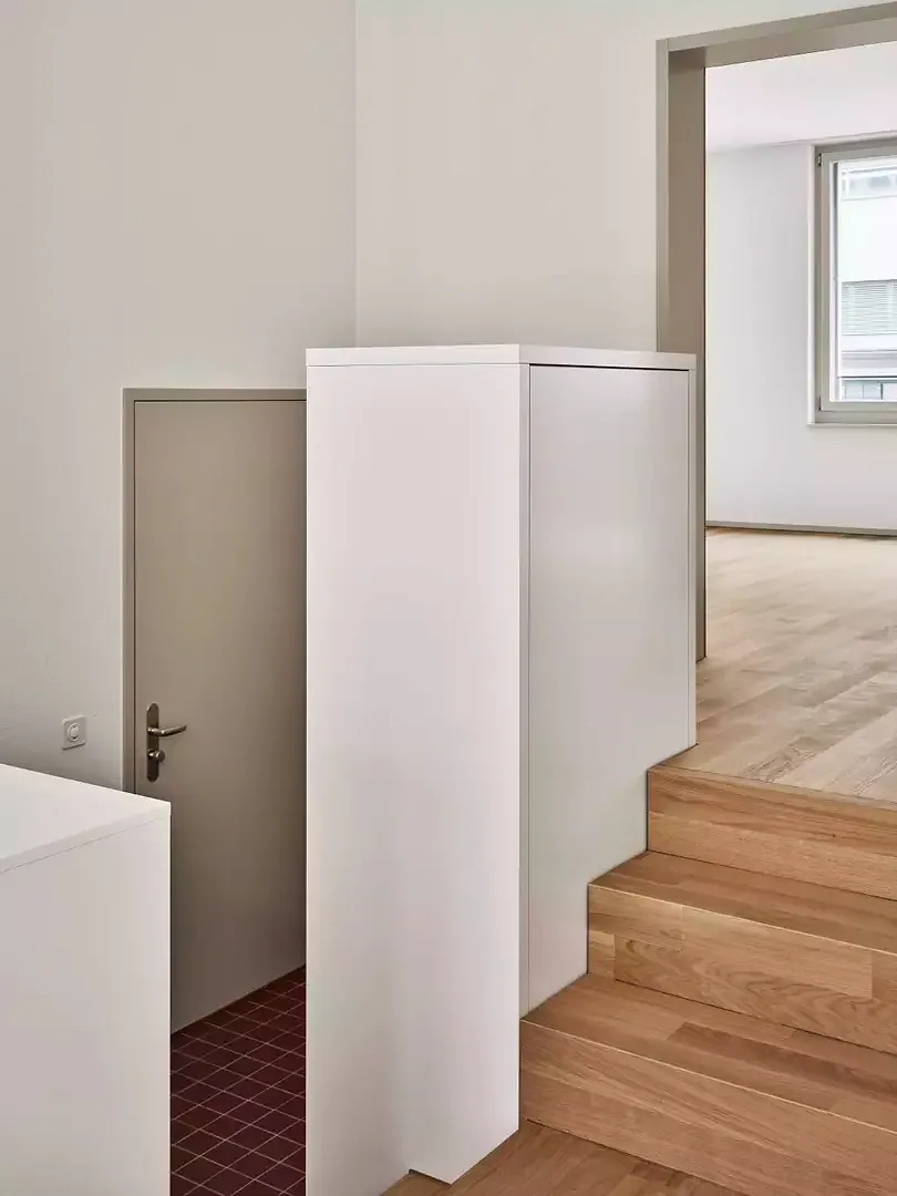 Eingangsbereich einer EG-Wohnung mit Niveausprung
