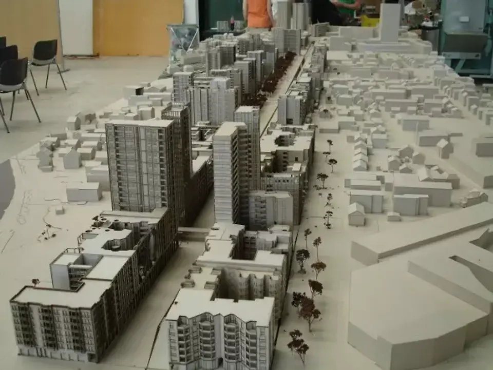 Gesamtmodellfoto (Da das Modell in einer Ausstellung präsentiert wird, ist es nicht möglich das Projektmodells einzureichen)