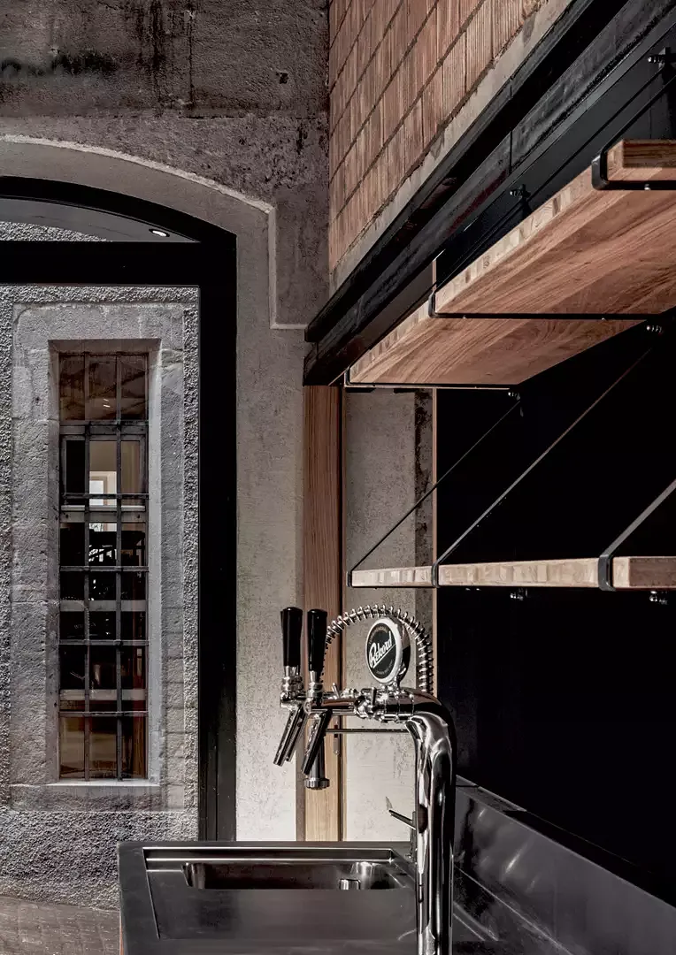 Detail Bar