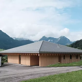 Maison à toit en pyramide