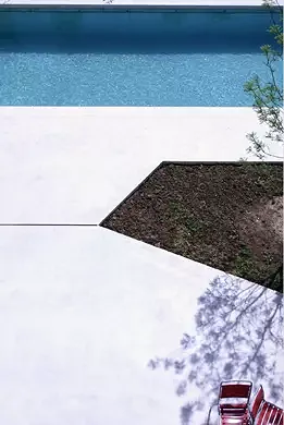 Sitzplatz mit Pool