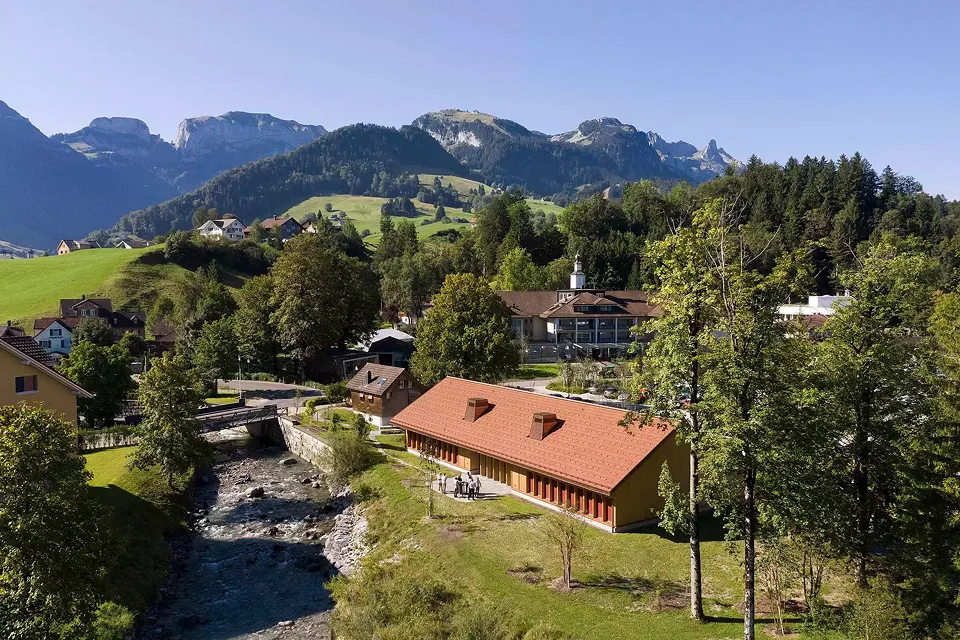 Parkanlage des Hotel Hof Weissbad