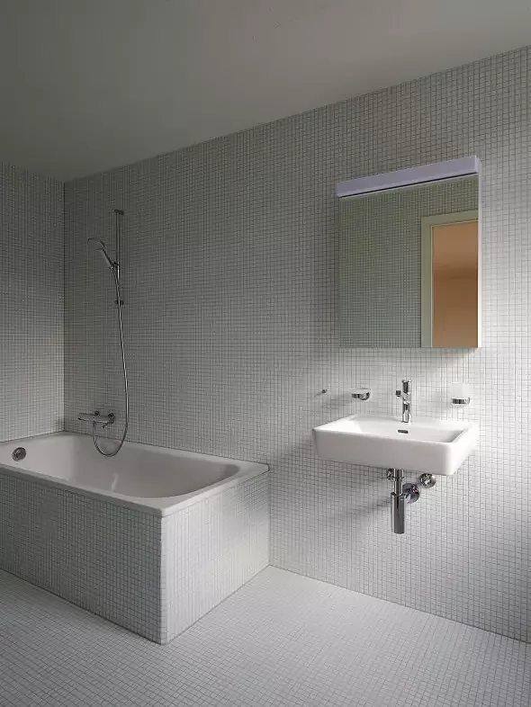 2,5 pièces en attique, salle de bain (photo michel bonvin)