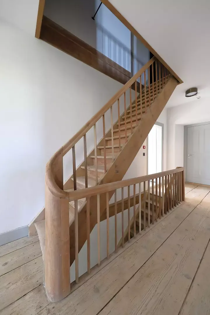 14 Ufnau Treppe DG