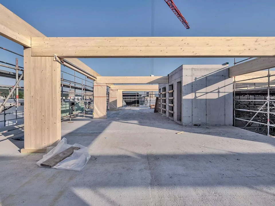 Buck 40 Umnutzung Gewerbe- und Bürohaus - Baustelle Aufstockung Dach