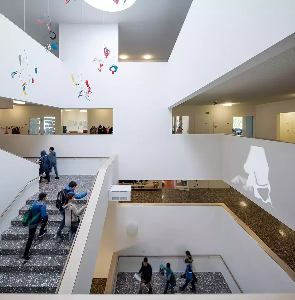 Schule: Treppe