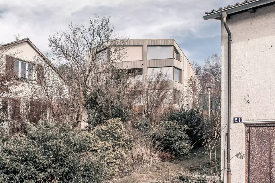 Seefassade mit Panoramafenstern