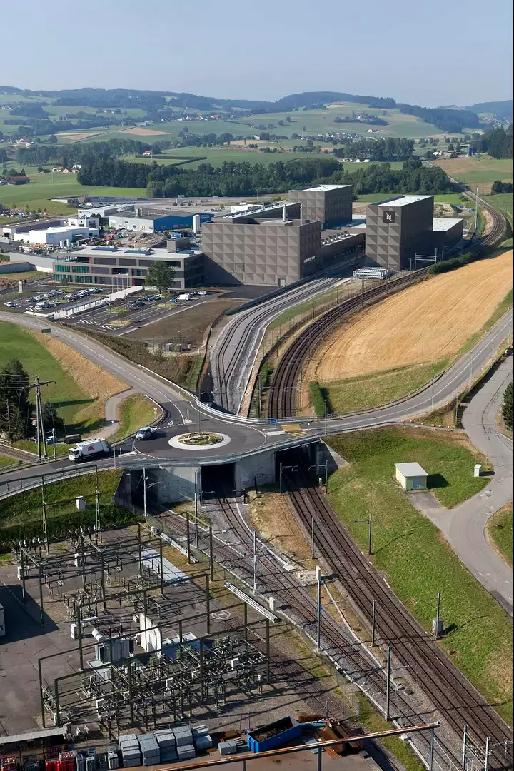 Giratoire et raccord ferroviaire
