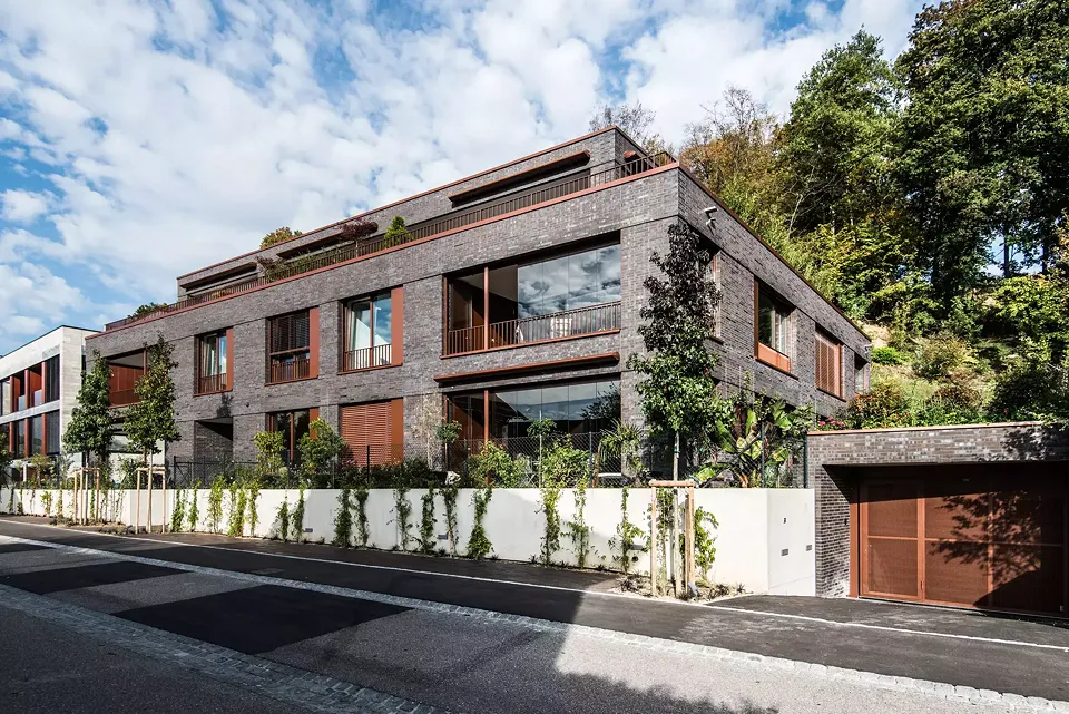 Ansicht von der Strasse auf Haus Nr. 35