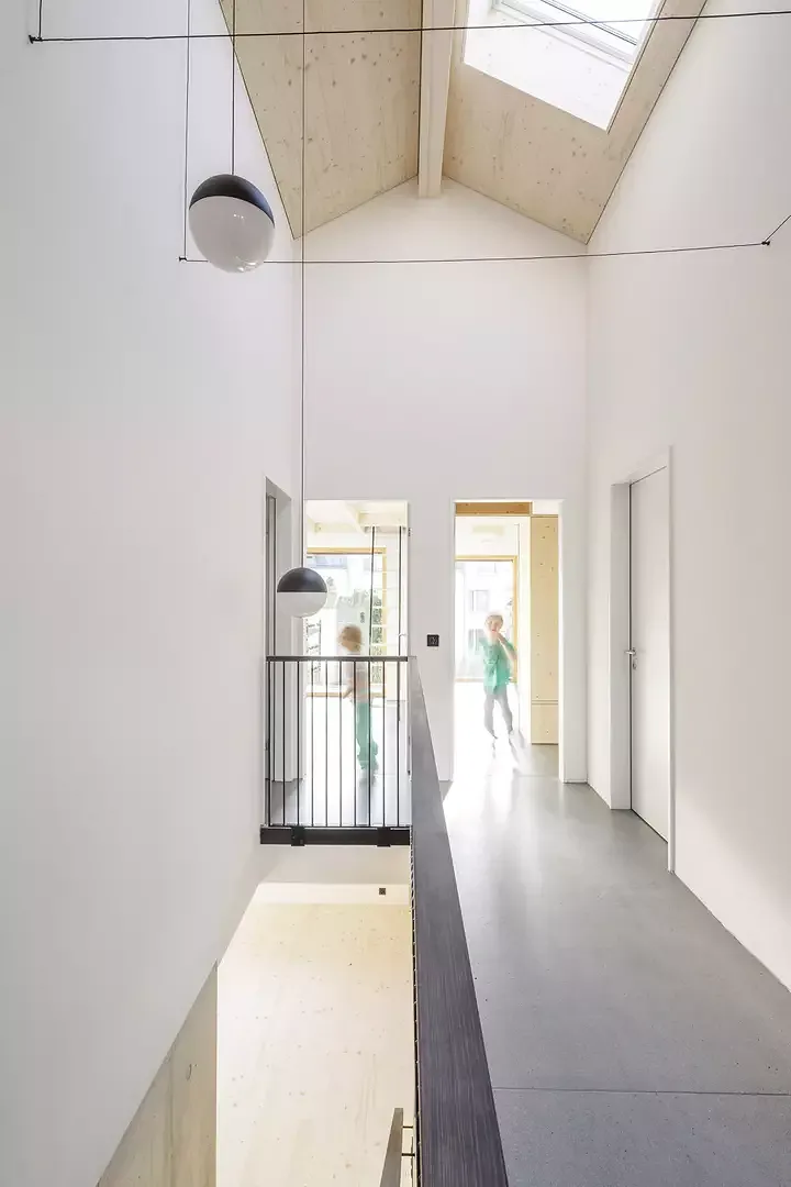 Korridor und Treppen