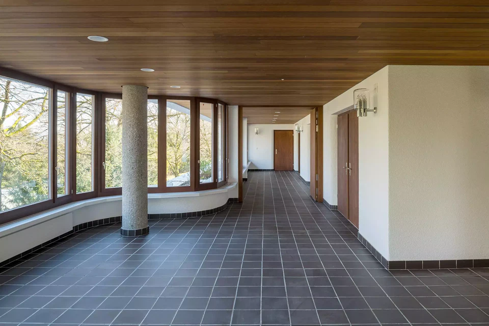 Aufbahrungsgebäude Besucherhalle