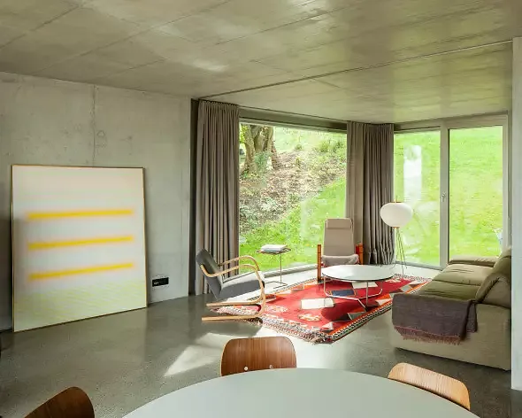 Wohnzimmer mit Bezug zum Aussenraum