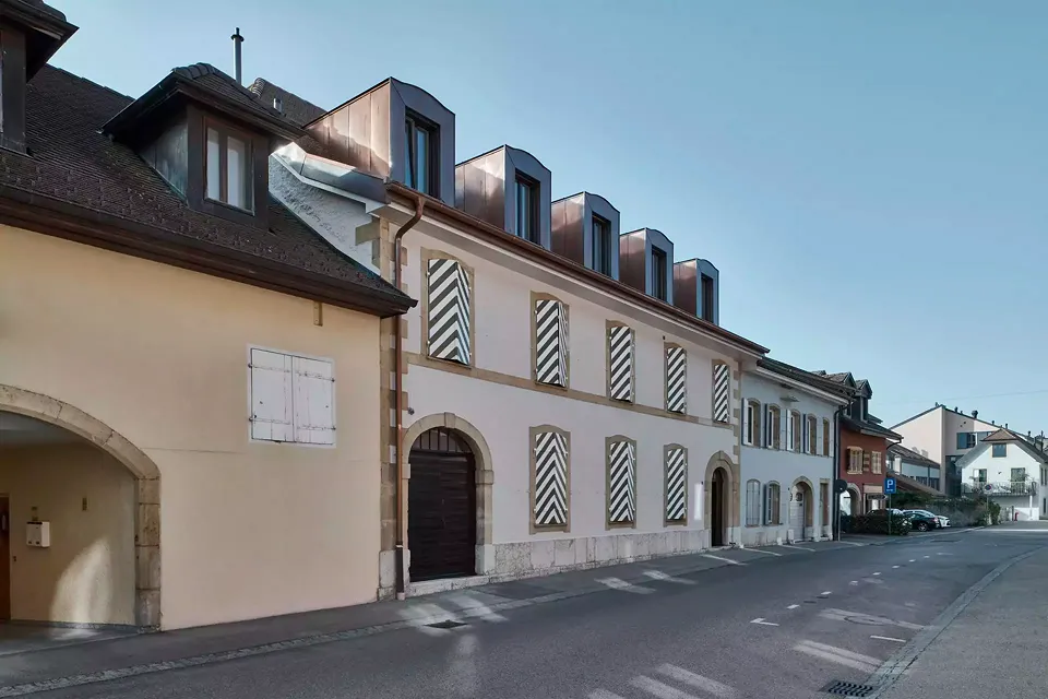 Façade côté village