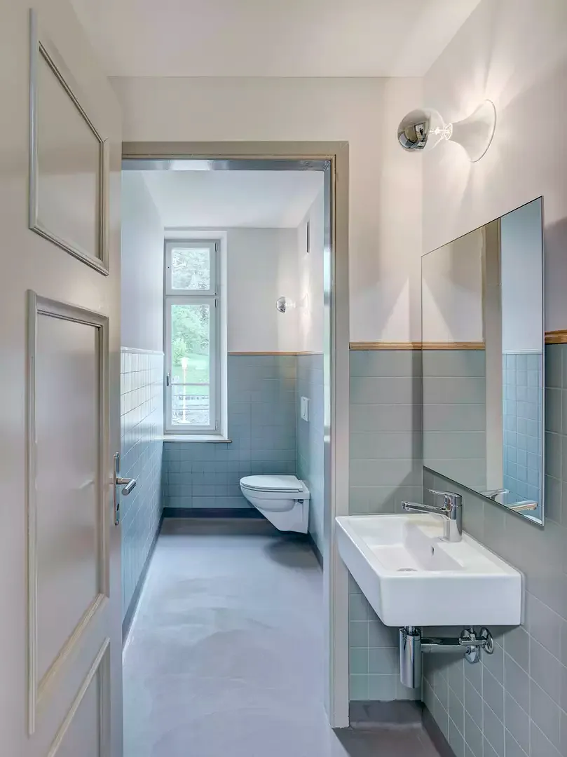 WC 2