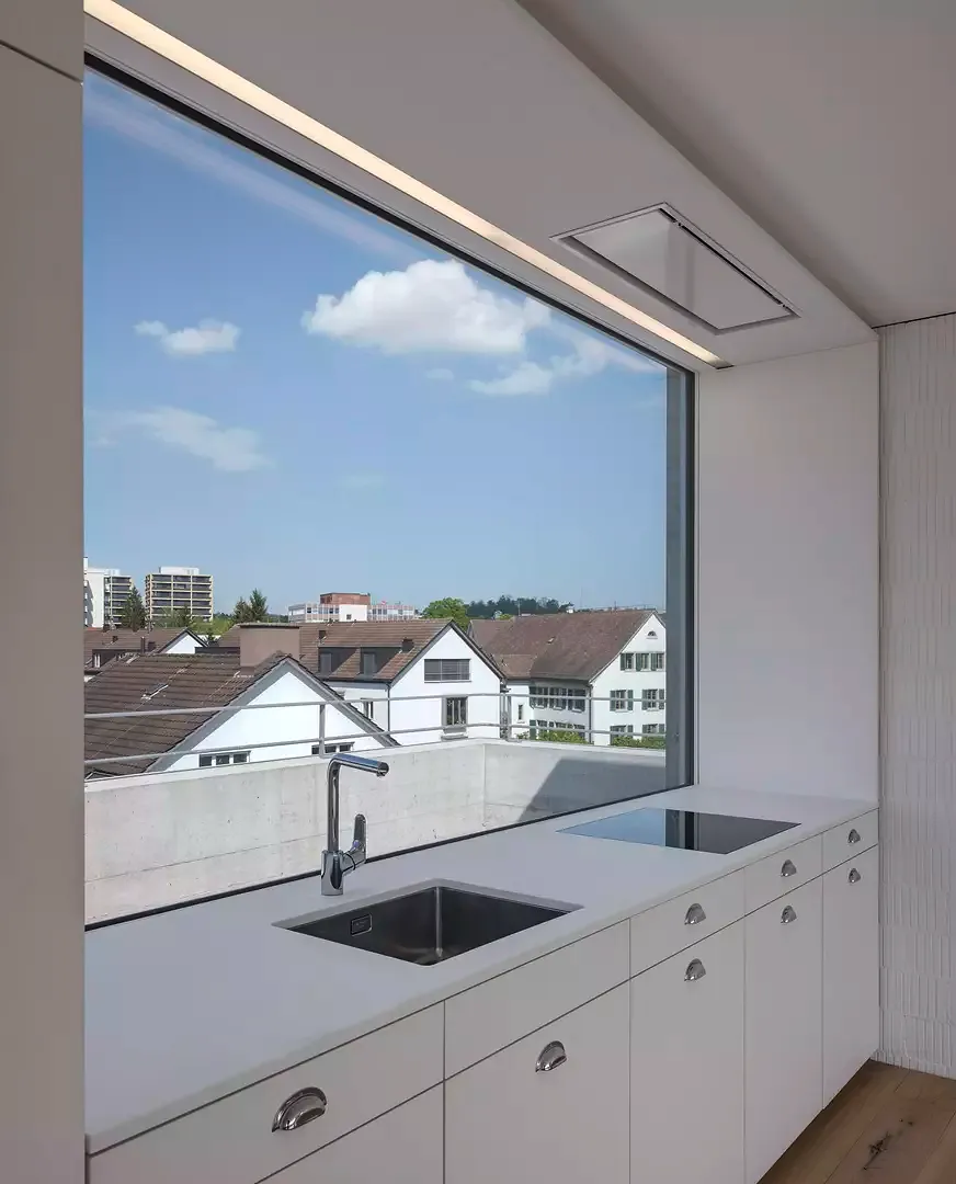 Küche mit Aussicht im Dachgeschoss