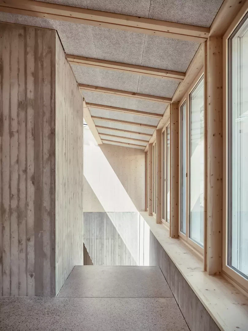 Das Zenitallicht ermöglicht Tageslicht im Kern in allen Geschossen