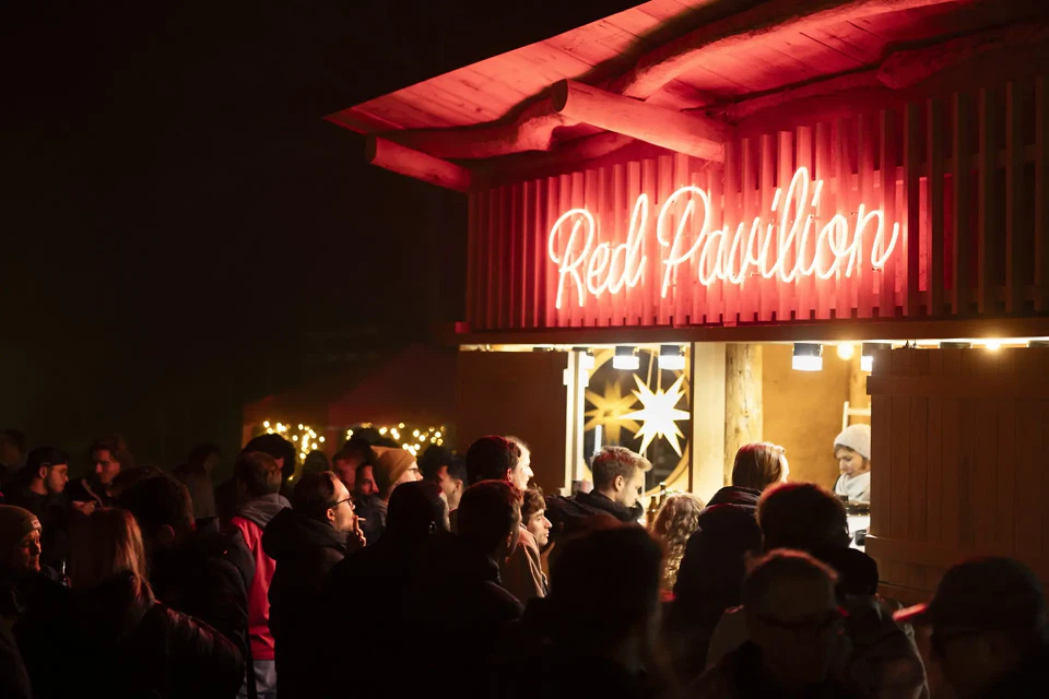 Le Red Pavilion en action lors de la fête de Noël de l'université du Liechtenstein