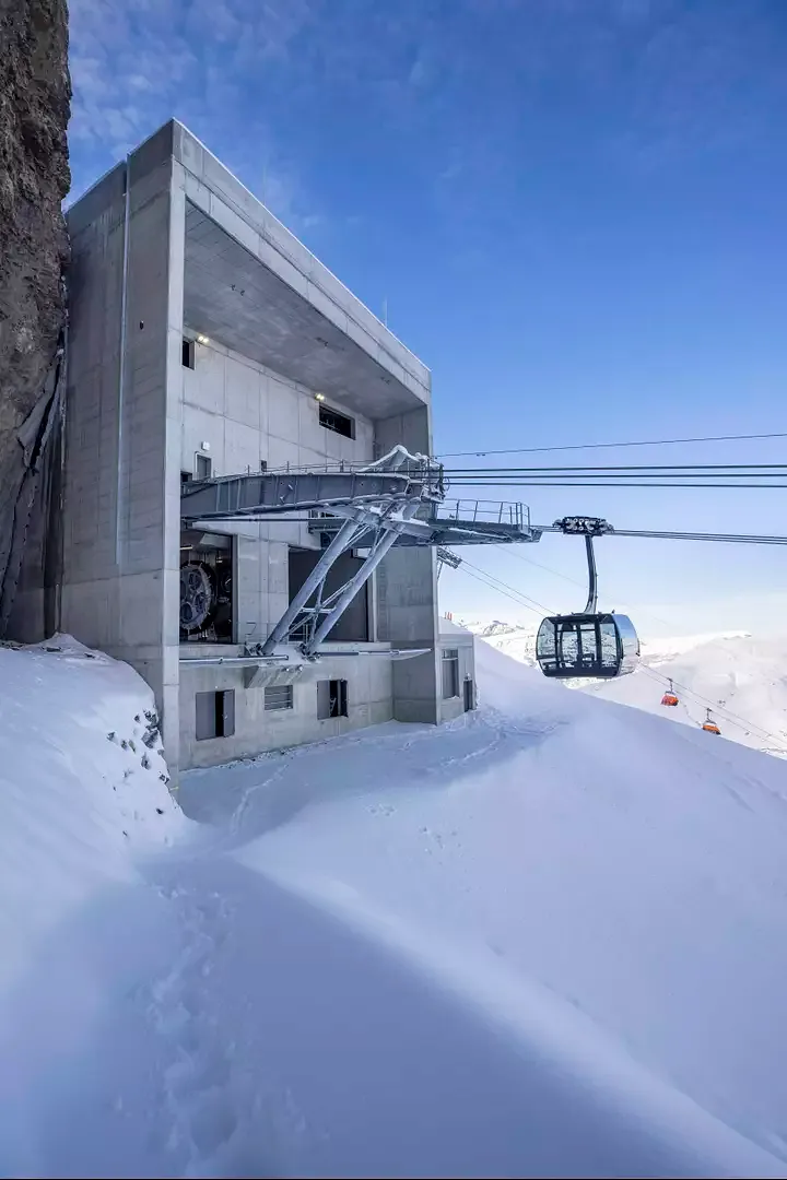 Einfahrtsgebäude Eiger Express