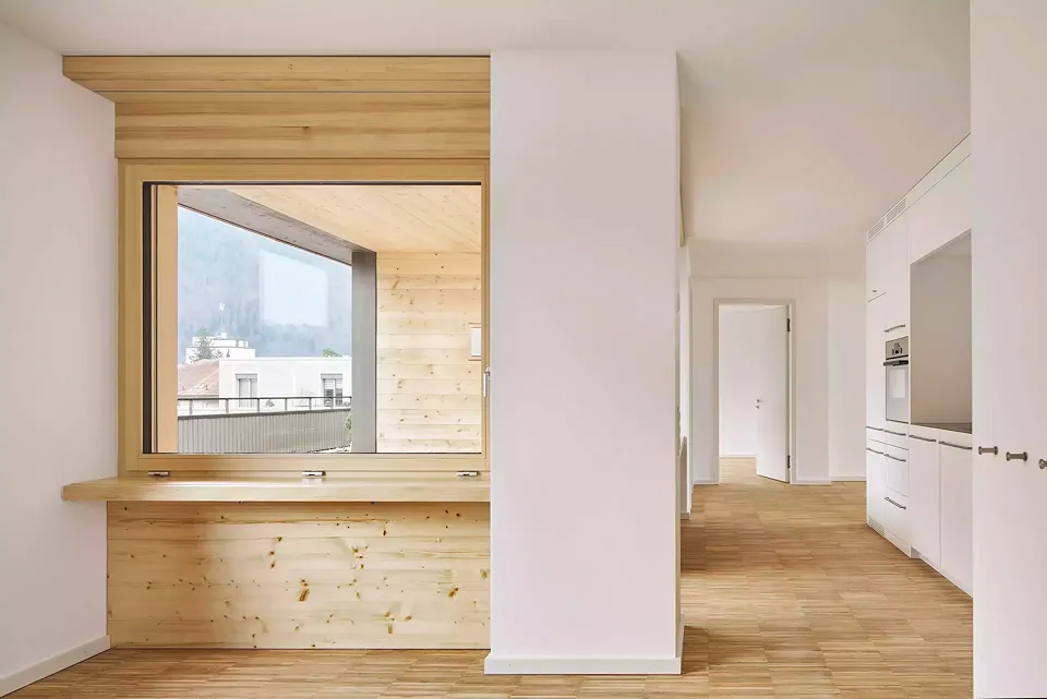 Attikageschosswohnung mit gedecktem Sitzplatz
