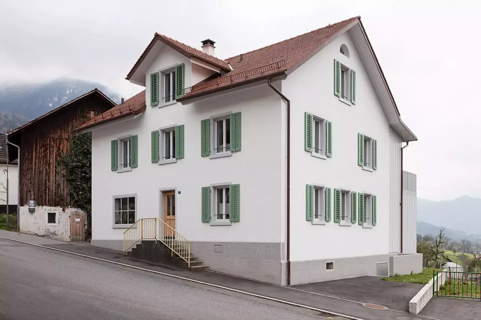 Aussenansicht zum Eingang