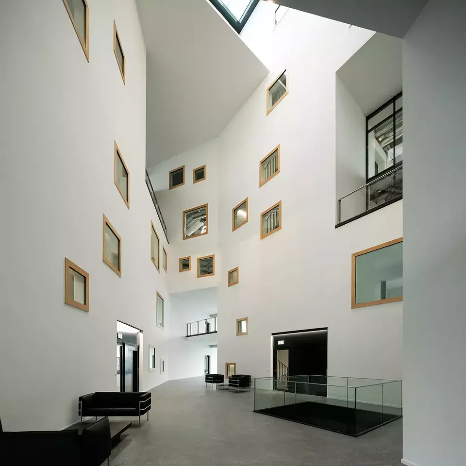 Atrium au coeur du pôle tertiaire