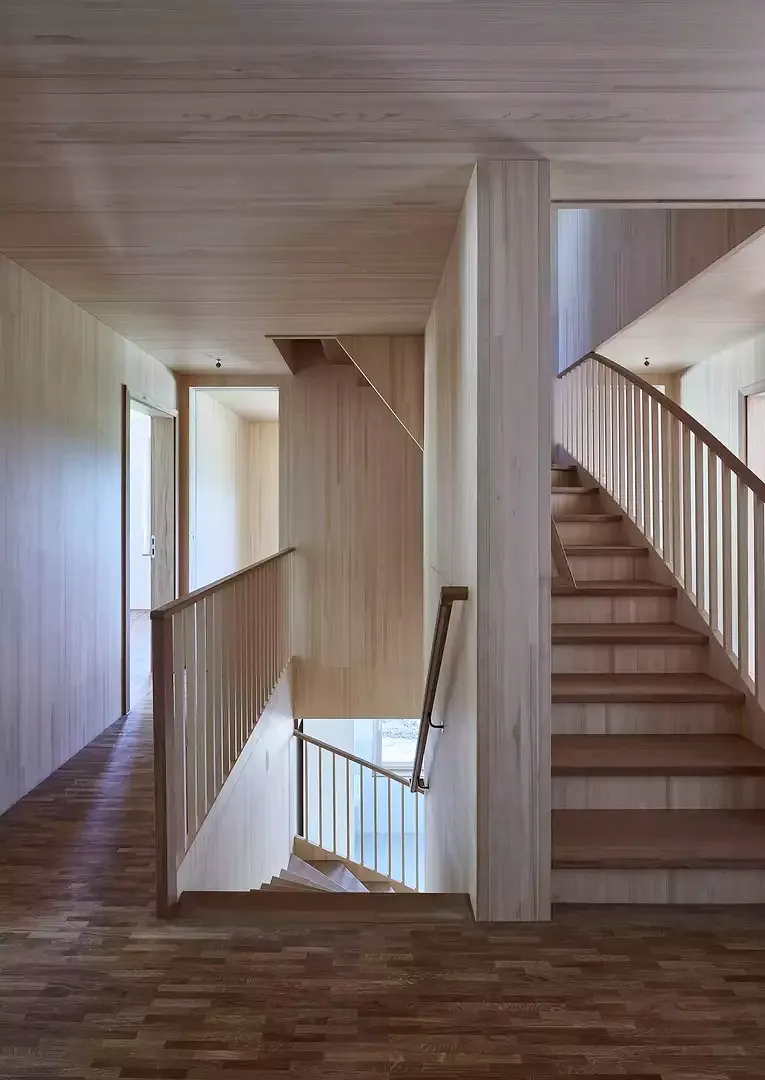 Haus K, Treppe im Hausteil