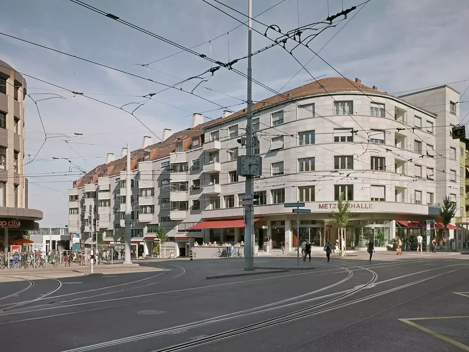 Ensemble aus Alt- und Neubau