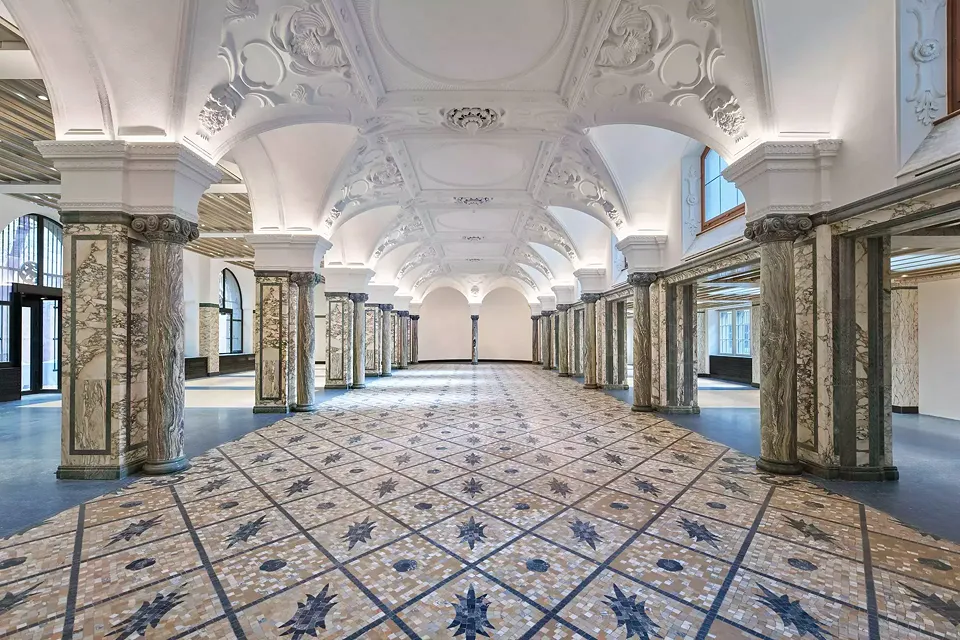 Ehemalige Schalterhalle