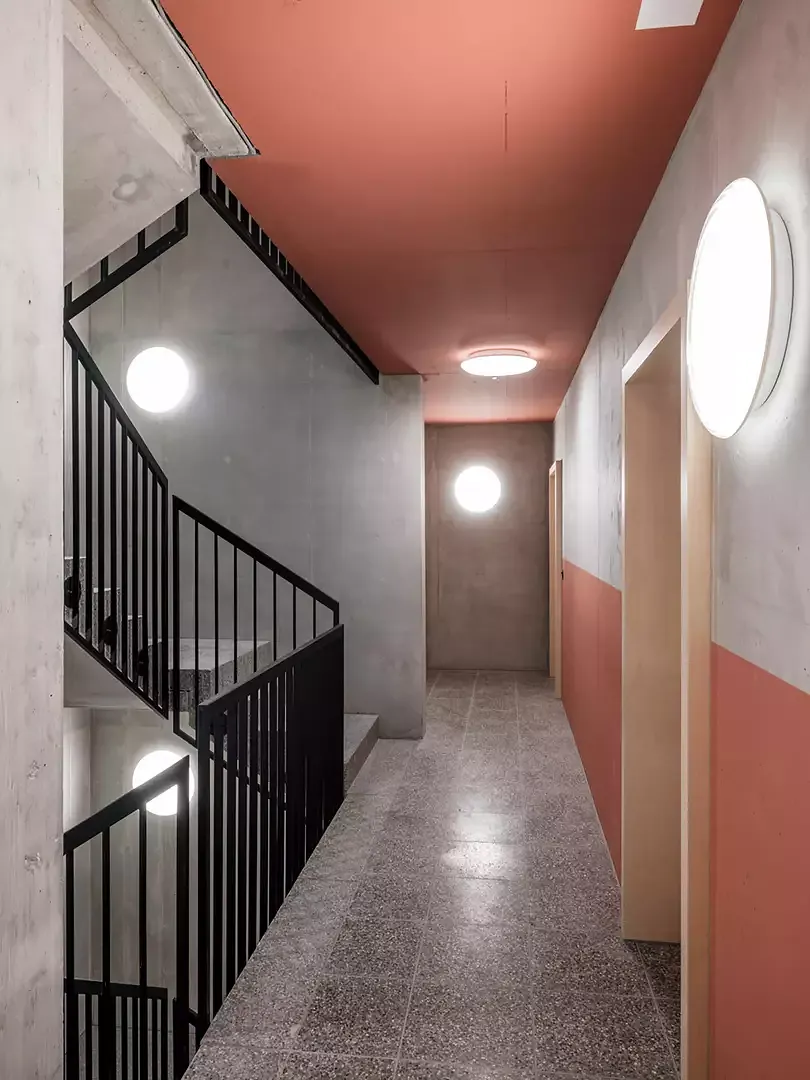 Akzentuierte Wohnungseingänge