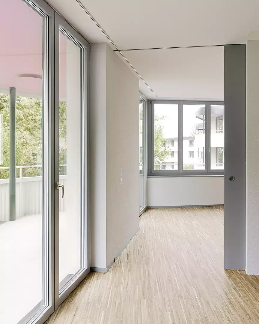 Bewegung entlang der Fassade
