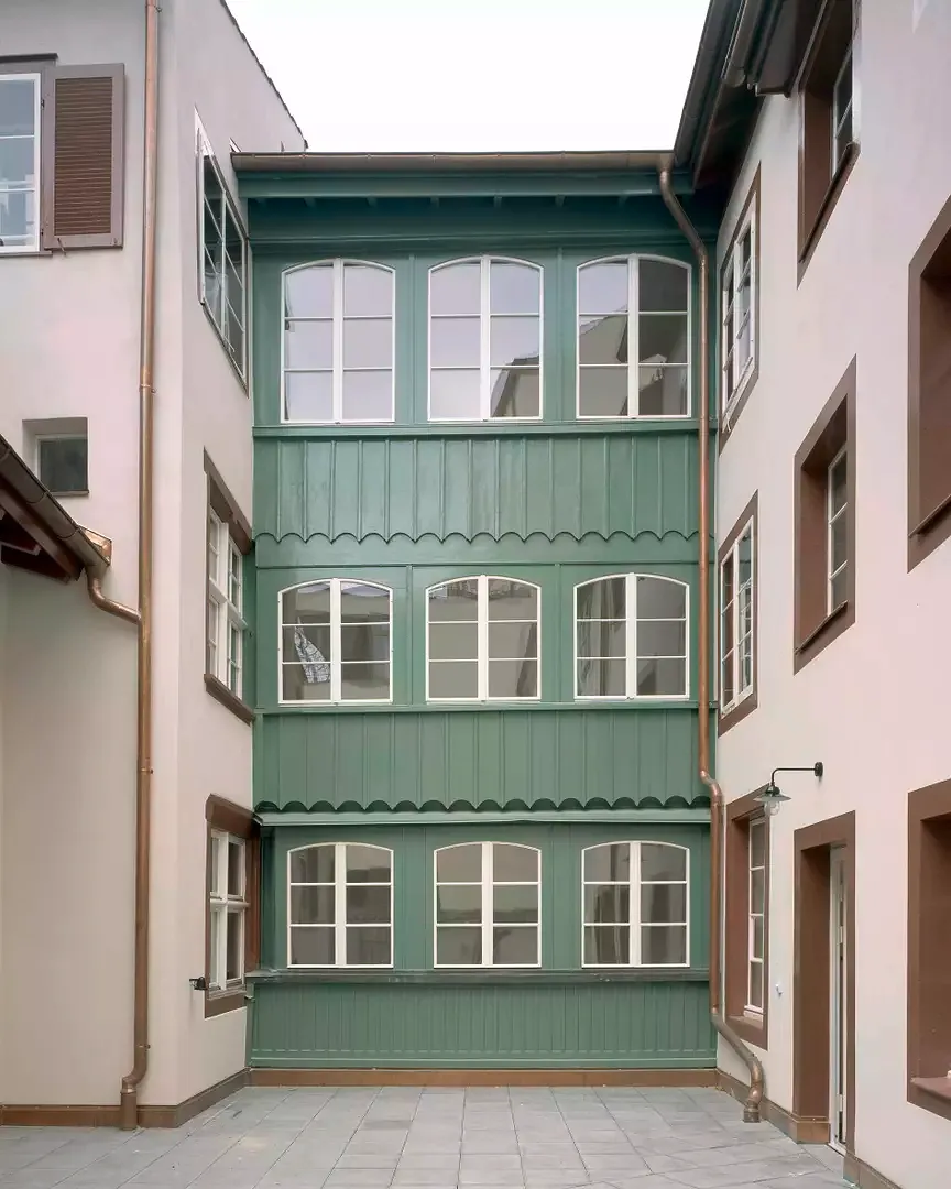 Laube im Hof
