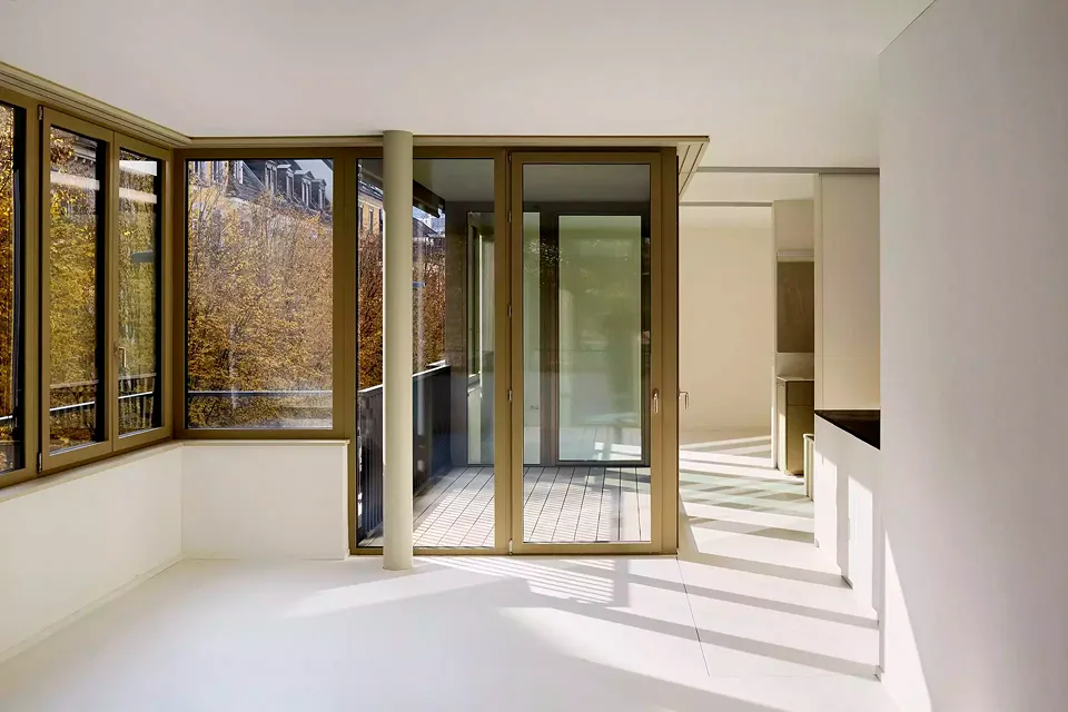 WALO_Wohnraum_mit_Erker_Loggia