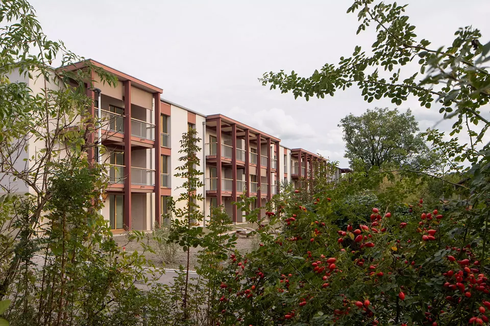 Westfassade mit Balkonlaube